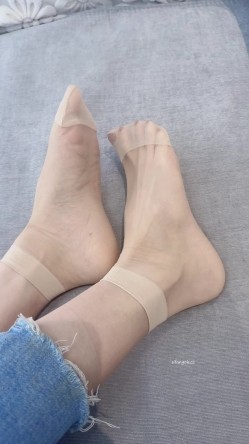 快手极品御姐【蜜桃依依】疯狂插穴BB都被操烂了 截图14