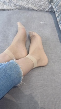 快手极品御姐【蜜桃依依】疯狂插穴BB都被操烂了 截图16
