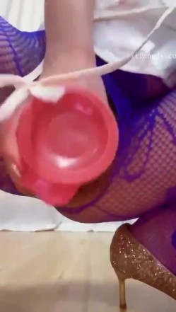 极品少妇【于掌柜】逼毛好长，性欲旺盛，好身材大长腿，道具自慰高潮，健身反差婊，熟女控不可错过 截图7