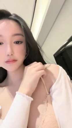 重磅！ ️女神终于突破自我~【你最好别想我】首次完美裸露三点 ️道具自慰~爽！ 截图8