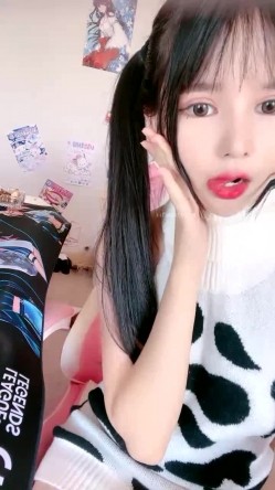 最新网红瓜曝光，抖音二次元卡哇伊可盐可甜高颜美少女【小九酱】露脸定制私拍，美鲍美菊道具紫薇啪啪呻吟销魂，撸点很高 截图3