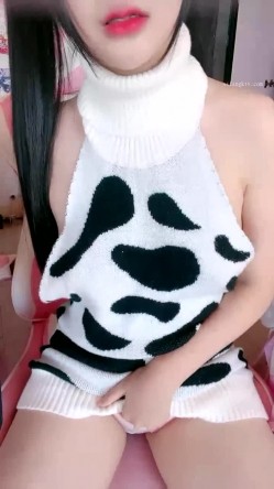 最新网红瓜曝光，抖音二次元卡哇伊可盐可甜高颜美少女【小九酱】露脸定制私拍，美鲍美菊道具紫薇啪啪呻吟销魂，撸点很高 截图5