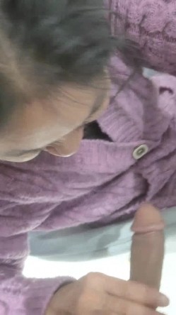 真实记录，老婆不在家丈母娘给我口，‘你不许照，不许’，‘照了晚点我发给你看’！ 截图15