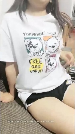 【大叔淦学妹】超级清纯甜美的大学生妹子，和包养她的大叔在一起，先去KTV唱唱歌，回来后就先来了一发，下面太粉太紧了忍不住内射 截图7