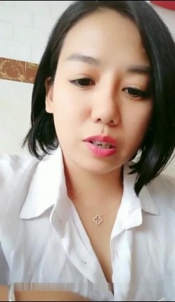 广西口音很有女人味的养生馆按摩女技师50块就让老头干不少狼友看了都蠢蠢欲动也想找女技师 截图1