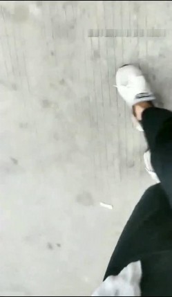 广西口音很有女人味的养生馆按摩女技师50块就让老头干不少狼友看了都蠢蠢欲动也想找女技师 截图13