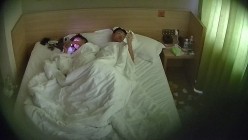 精品酒店偷拍貌似学霸的学生情侣眼镜妹子和男友入住三天两夜怒操多次极尽的释放 截图12