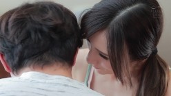 HMN-516 向かい部屋に住むいつもは地味なママチャリ妻が旦那の不在中、僕に全裸を見せつけてきた日は不倫中出しOKのサインです JULIA 截图1