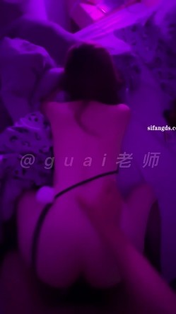 顶级身材高挑大长腿淫荡小姐姐『guai老师』被土豪老板各种蹂躏爆操，肏肿小穴颜射小嘴，被操爽了白浆直流 截图8