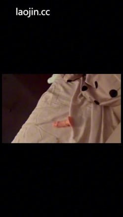 【抖音网红反差婊】，22分钟最全高清完整版，露脸3P口爆颜射，粉丝眼里的青春傻白甜 截图9