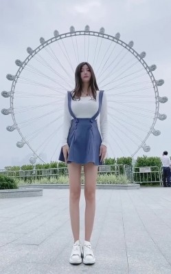 【精品泄密】多位美女不雅视频遭曝光 ️（17位美女良家出镜） 截图1