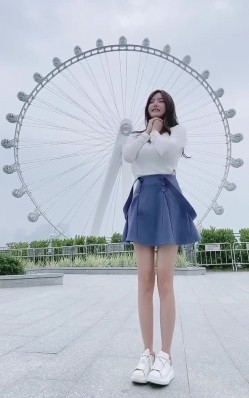 【精品泄密】多位美女不雅视频遭曝光 ️（17位美女良家出镜） 截图15