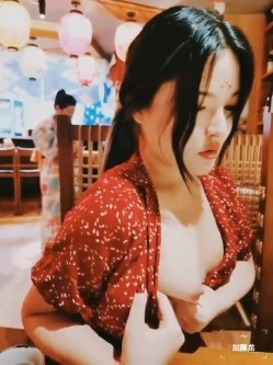 【重磅福利】高端私密群内部交流福利第七包， 美女如云，出自国内最顶尖的五个付费群，群友天南海北，以淫妻为乐 截图6