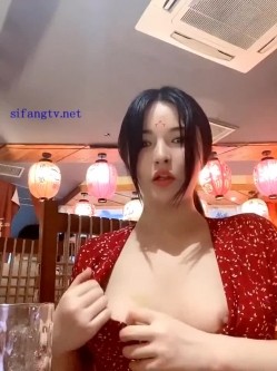 【重磅福利】高端私密群内部交流福利第七包， 美女如云，出自国内最顶尖的五个付费群，群友天南海北，以淫妻为乐 截图12