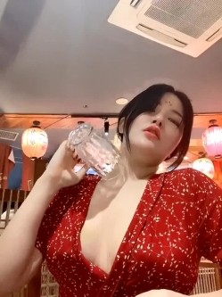 【重磅福利】高端私密群内部交流福利第七包， 美女如云，出自国内最顶尖的五个付费群，群友天南海北，以淫妻为乐 截图15