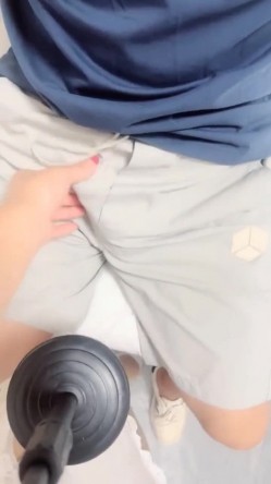 大奶骚熟女 老湿的奶子大吗 老湿今天做你一天女盆友 随便摸随便玩 截图2