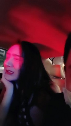 极品美乳女神云集【泰国爱妃】最近大热门带选美小姐商场露出 男主神奇怪屌爆操选美女神猛烈啪 高清源码无水印 截图12