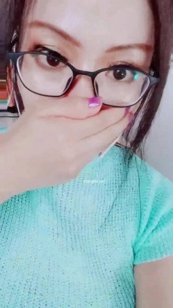 【漂亮女老师】川大24岁英语老师~上课大黑牛狂喷水~1举2得~！~学位证大胆亮出来，985就是厉害 截图6