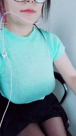 【漂亮女老师】川大24岁英语老师~上课大黑牛狂喷水~1举2得~！~学位证大胆亮出来，985就是厉害 截图16