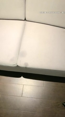 【Avove】系列合集，野战爱好者，带着炮友各地留精，最爱无毛肥逼包臀裙肉丝 截图12