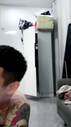 ️颜值尤物【07学生妹】揉奶自慰假屌调教，口交嗦屌甜蜜性爱 截图3