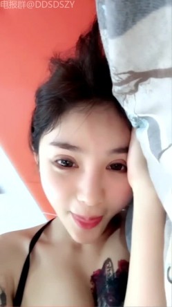 ️颜值尤物【07学生妹】揉奶自慰假屌调教，口交嗦屌甜蜜性爱 截图16