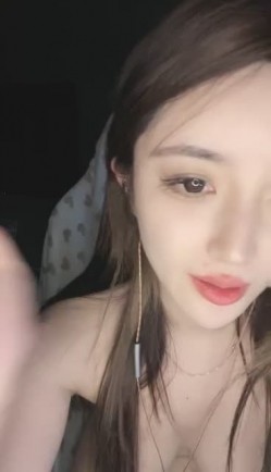 炸裂，神级颜值女神，神似杨幂，大美女【棉棉熊】快来舔我，舔我的阴蒂 截图5