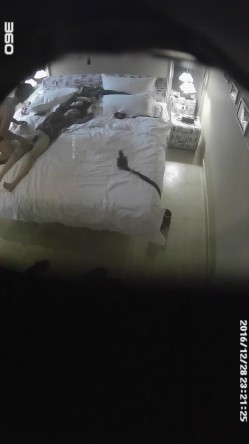 【经典酒店偷拍流出 ️情趣主题稀缺房型】情趣电动床上多对小情侣疯狂做爱 各种花样玩的太嗨了 高清720P版 截图10