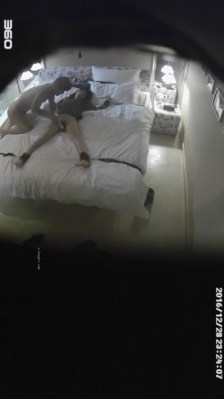 【经典酒店偷拍流出 ️情趣主题稀缺房型】情趣电动床上多对小情侣疯狂做爱 各种花样玩的太嗨了 高清720P版 截图11