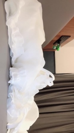 【京鱼儿】19岁童颜巨乳 女仆学生制服 道具自慰 流白浆 ！高人气19岁学生妹 白皙大奶！！ 截图2