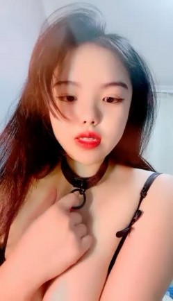巨乳妹妹-苏茹- 白白胖胖的两只大白兔，人见人爱，山间绿水，美~ 三点全露淫声诱惑！ 截图12