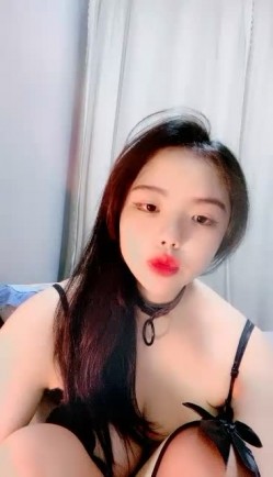 巨乳妹妹-苏茹- 白白胖胖的两只大白兔，人见人爱，山间绿水，美~ 三点全露淫声诱惑！ 截图13