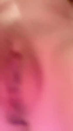 小情侣天天躲在酒店里面啪啪无套做爱女上位打桩，特写展示白虎穴，俯卧撑姿势内射 截图13