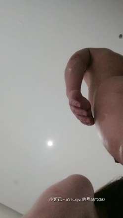 程程让你飞上天，全程露脸饥渴少妇跟大哥开房偷情啪啪，口交大鸡巴让大哥从床上干到沙发上，浪叫呻吟不止 截图5
