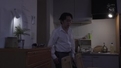 SSIS-880 教職も妻もどうでもよくなる早熟生徒の美白おっぱいとスクール水着のW誘惑 安達夕莉 截图4