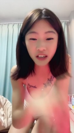 女奴母狗训练工作室【贝特Better】极品粉穴女模电竞椅捆绑炮机强制高潮 截图6