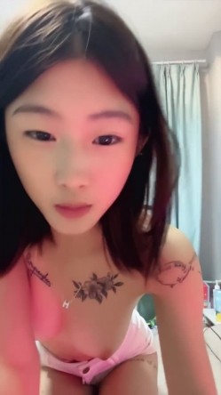 女奴母狗训练工作室【贝特Better】极品粉穴女模电竞椅捆绑炮机强制高潮 截图13