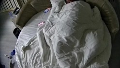 情趣台 妓女小少妇被花臂胖男人点单 少妇翘臀上下抽动 把男人爽得双手无措 翻身拉过来直接狠操 截图5