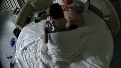 情趣台 妓女小少妇被花臂胖男人点单 少妇翘臀上下抽动 把男人爽得双手无措 翻身拉过来直接狠操 截图10