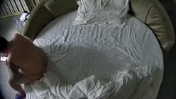 情趣台 妓女小少妇被花臂胖男人点单 少妇翘臀上下抽动 把男人爽得双手无措 翻身拉过来直接狠操 截图13
