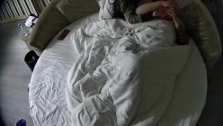 情趣台 妓女小少妇被花臂胖男人点单 少妇翘臀上下抽动 把男人爽得双手无措 翻身拉过来直接狠操 截图16