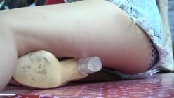 广州车展色魔摄影师各种刁钻角度偷拍 众多车模小姐姐各种不经意间的走光 截图3