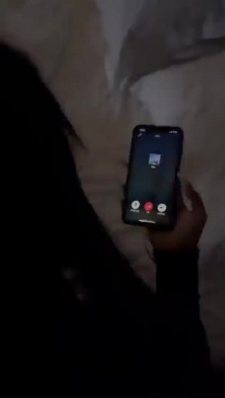 给老公戴绿帽，同时还打电话给他淫荡人妻偷情被老公打电话查岗 强忍住娇喘呻吟不让老公发现 紧张刺激到不行 截图12