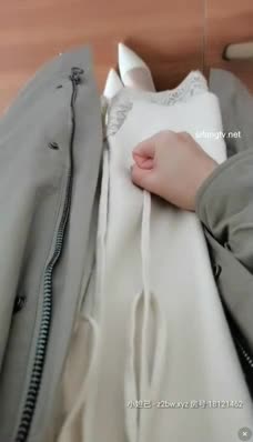 非常风骚的眼镜御姐老师小穴塞跳蛋给学生上课,受不了躲进厕所发骚 截图4