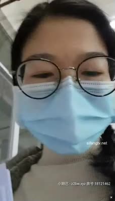 非常风骚的眼镜御姐老师小穴塞跳蛋给学生上课,受不了躲进厕所发骚 截图10