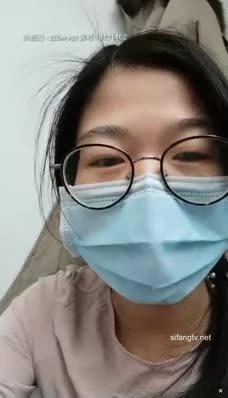 非常风骚的眼镜御姐老师小穴塞跳蛋给学生上课,受不了躲进厕所发骚 截图12