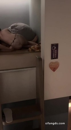 超顶级绿帽博主，【暖暖小淫妻】上，看老婆被各单男干，这么极品的老婆太少见了 截图3