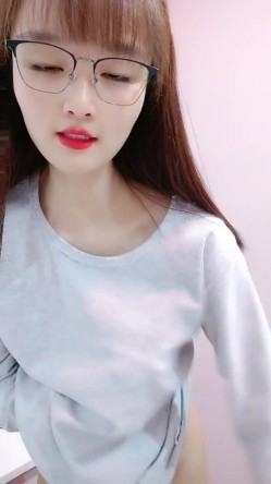 宝贝快来，露脸美女约啪附近大哥激情啪啪刺激狼友，舔弄大鸡巴深喉，激情上位后入抽插，浪叫呻吟不止好刺激 截图7