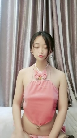 贵州遵义18岁学生妹 小浪猫 ，娇小玲珑，小脸蛋，拥有不可小觑的大奶，揉奶发骚淫叫，吃肉棒诱惑！ 截图5