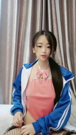 贵州遵义18岁学生妹 小浪猫 ，娇小玲珑，小脸蛋，拥有不可小觑的大奶，揉奶发骚淫叫，吃肉棒诱惑！ 截图11
